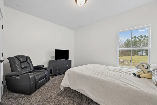 $400,000 | 1211 North Charlotte Street, Dickson, TN 37055