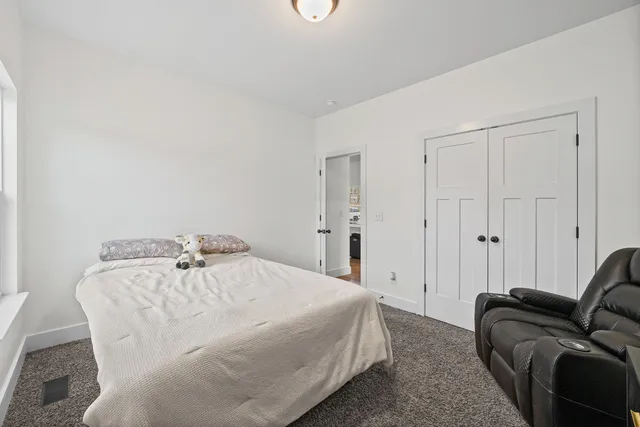 $400,000 | 1211 North Charlotte Street, Dickson, TN 37055