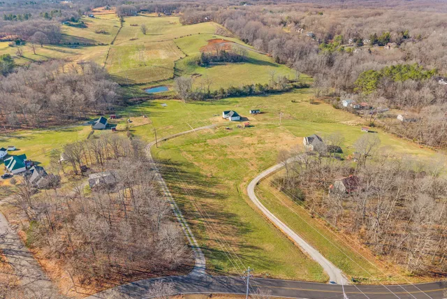 $400,000 | 1211 North Charlotte Street, Dickson, TN 37055