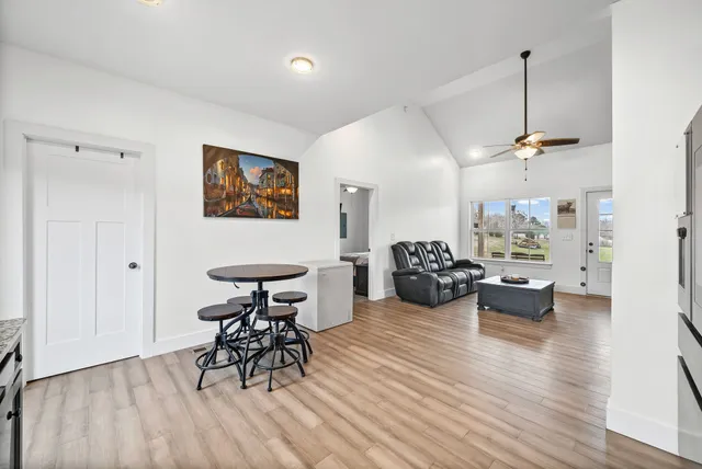 $400,000 | 1211 North Charlotte Street, Dickson, TN 37055