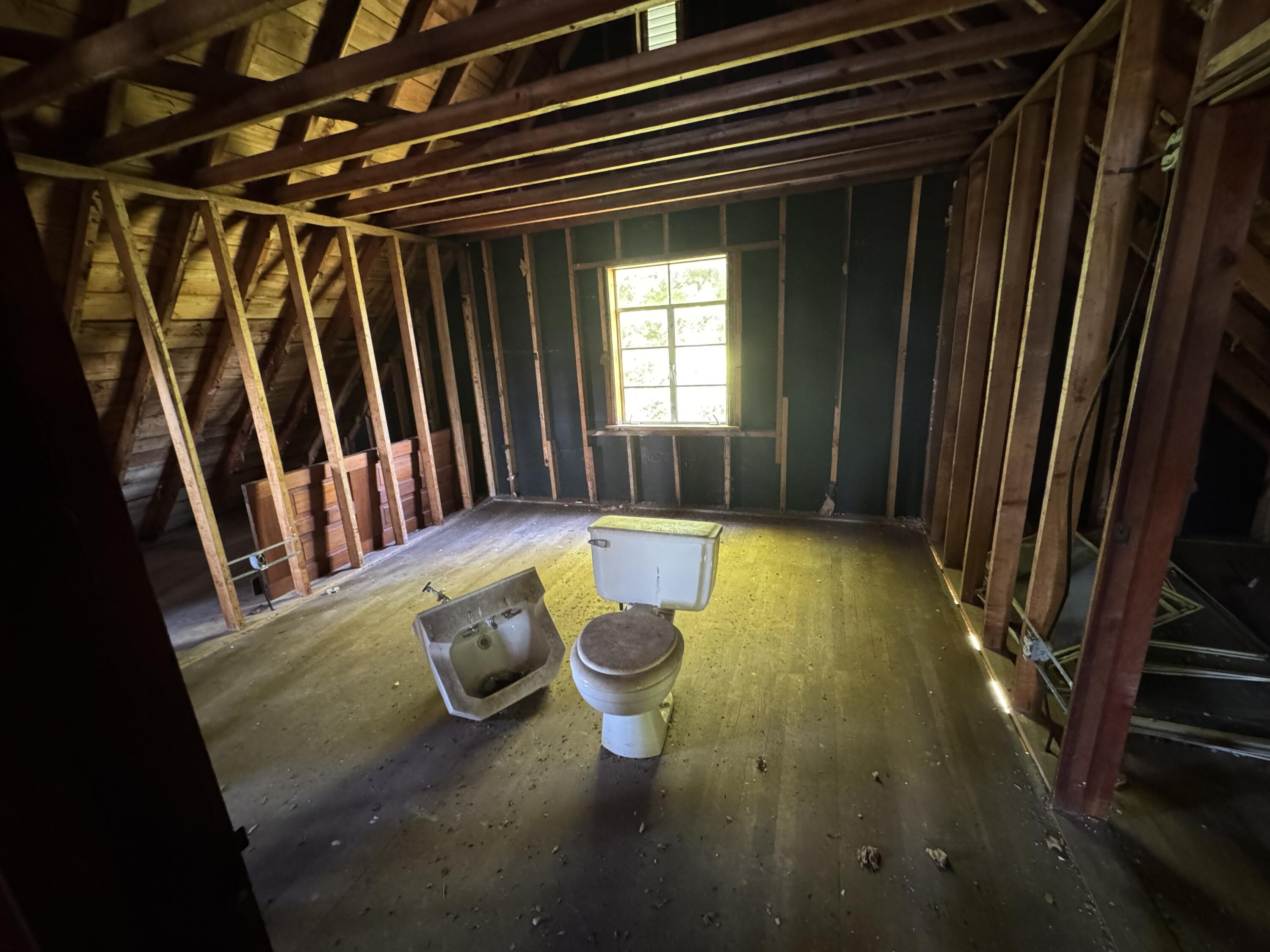 16121 Three Oaks Road Three Oaks, MI 49128 - Photo 13 of 19 Weeks 3 oaks secon floor bedroom on nort
