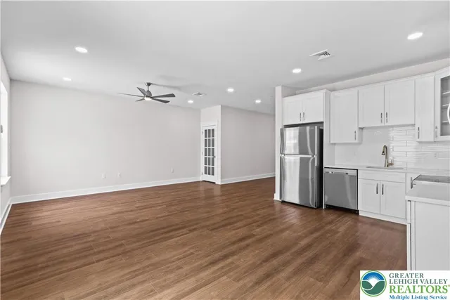 $2,500 | 1674 Best Place, Bethlehem, PA 18017