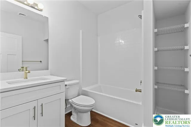 $2,500 | 1674 Best Place, Bethlehem, PA 18017