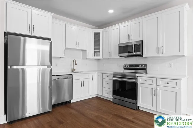 $2,500 | 1674 Best Place, Bethlehem, PA 18017