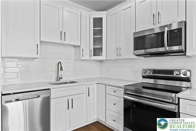 $2,500 | 1674 Best Place, Bethlehem, PA 18017