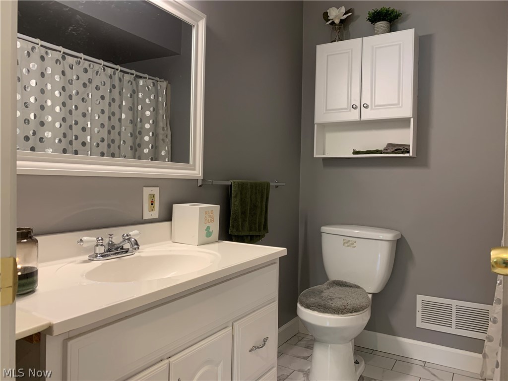 8041 Webster Road Strongsville, OH 44136 - Photo 21 of 34