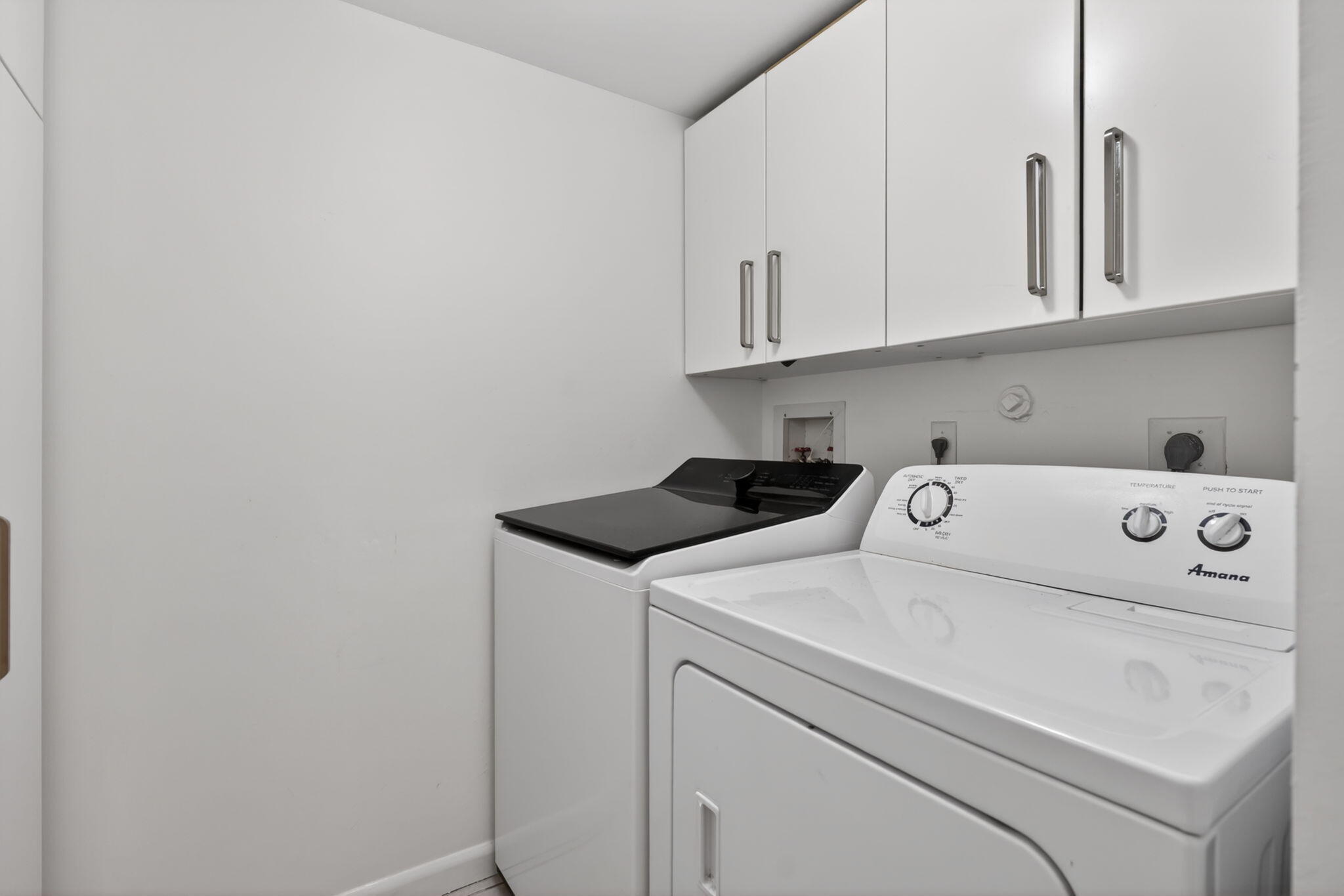 102 Maplecrest Circle Jupiter, FL 33458 - Photo 13 of 39 washer and dryer