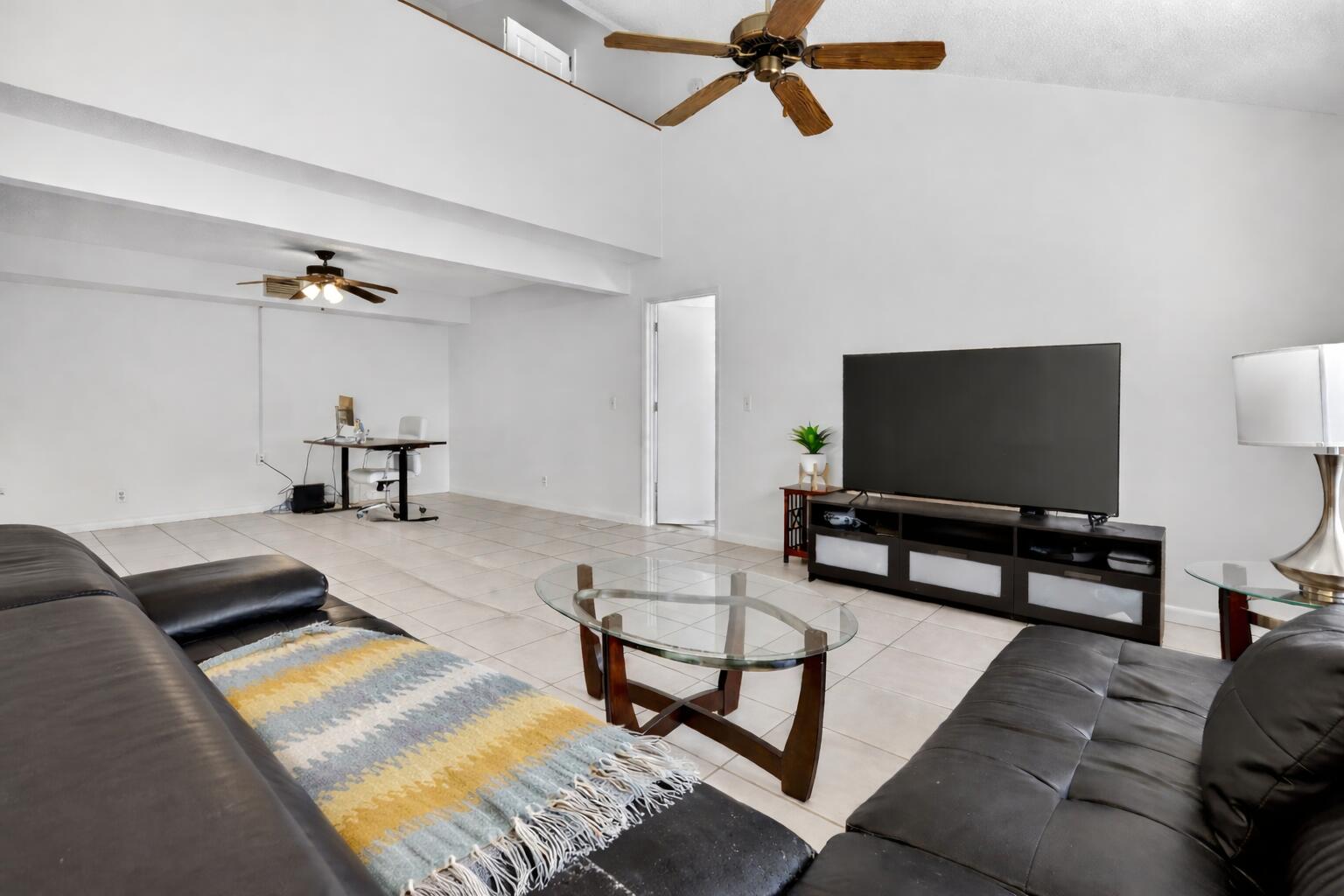 102 Maplecrest Circle Jupiter, FL 33458 - Photo 14 of 39 great room