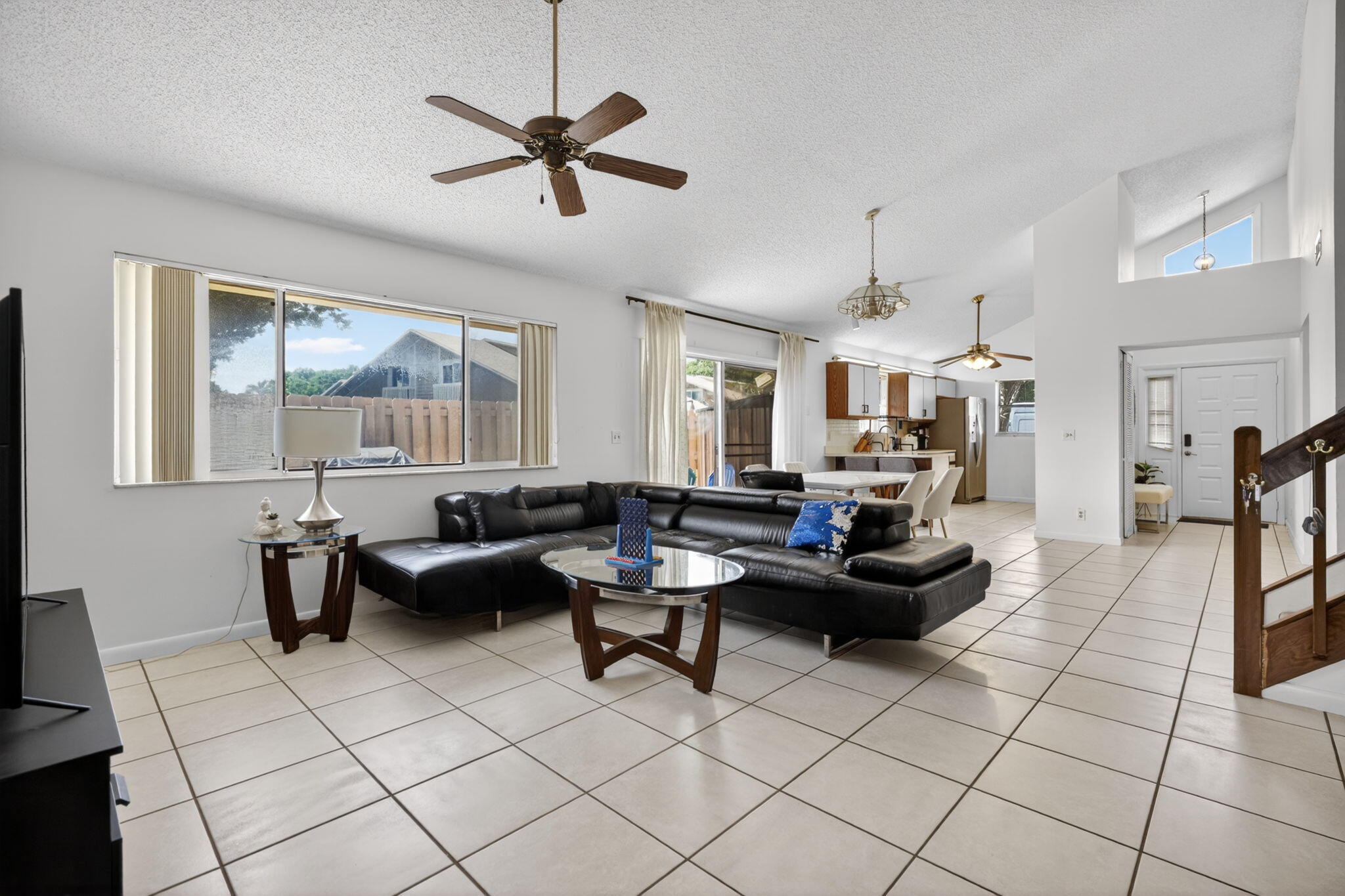102 Maplecrest Circle Jupiter, FL 33458 - Photo 15 of 39 great room