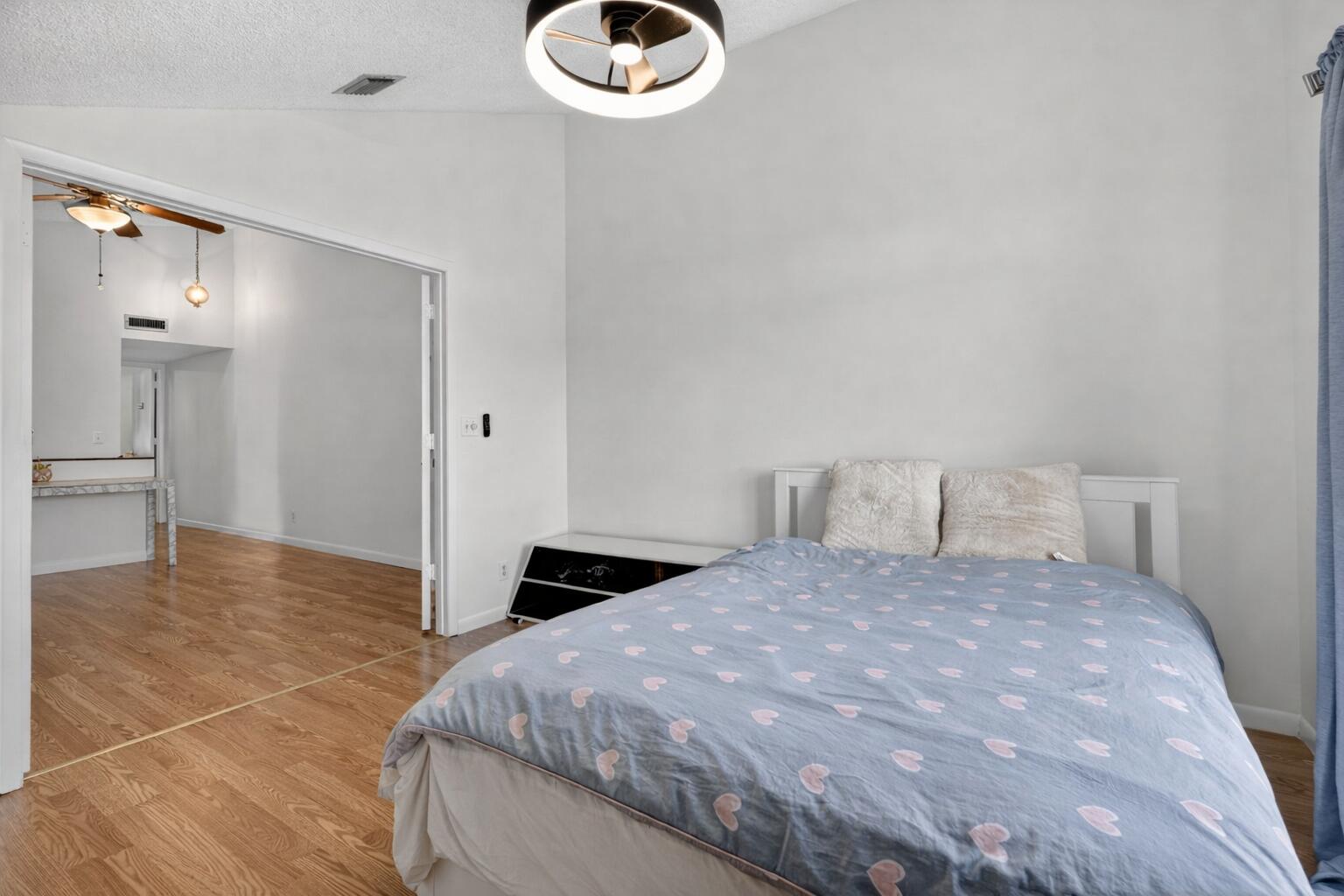 102 Maplecrest Circle Jupiter, FL 33458 - Photo 26 of 39 3rd bedroom