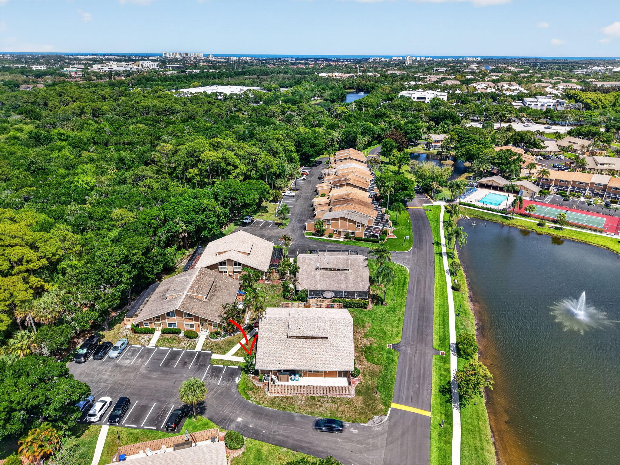 102 Maplecrest Circle Jupiter, FL 33458 - Photo 35 of 39 aerial view