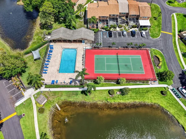 $450,000 | 102 Maplecrest Circle, Jupiter, FL 33458