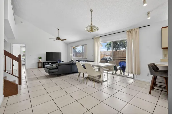 $450,000 | 102 Maplecrest Circle, Jupiter, FL 33458