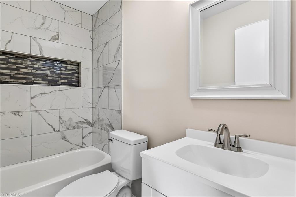 2204 Dulaire Road Greensboro, NC 27407 - Photo 38 of 45