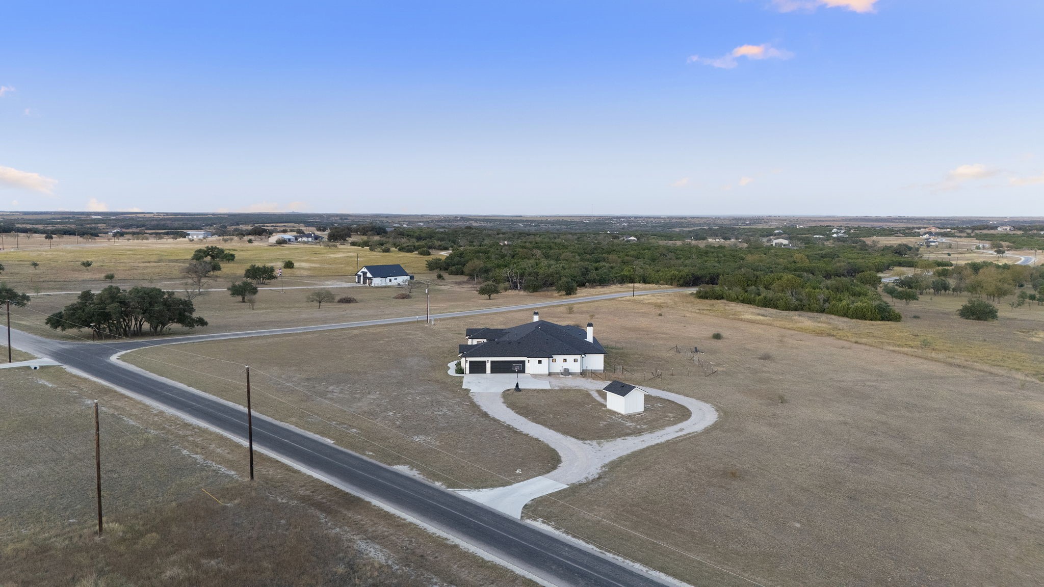 345 Judge's Road Burnet, TX 78611 - Photo 39 of 40 a view of a terrace with a table and chairs