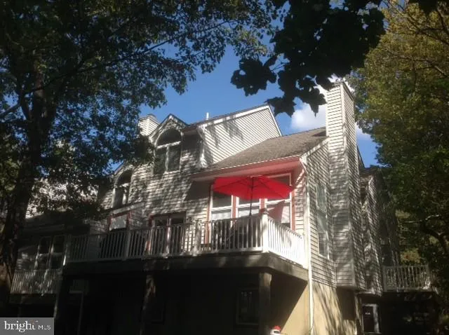 $427,000 | Laurelwoods Dr Lake, Unit 52, Lake Harmony, PA 18624