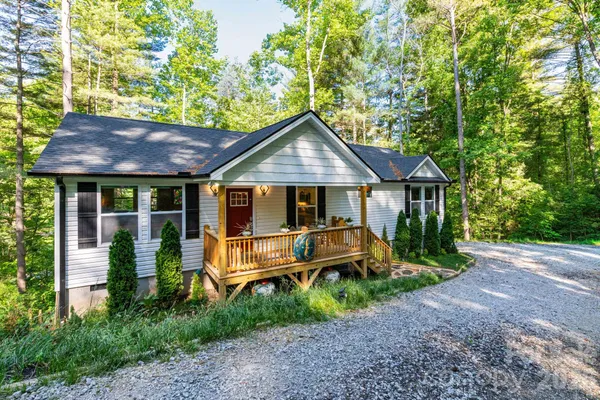 $399,999 | 30 Edmond Woods Place, Fairview, NC 28730