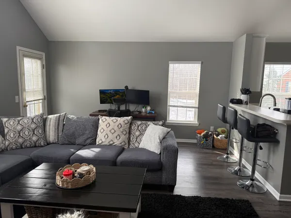 $225,000 | 23493 Williamsburg Circle, Woodhaven, MI 48183