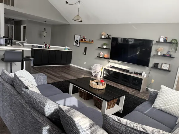 $225,000 | 23493 Williamsburg Circle, Woodhaven, MI 48183