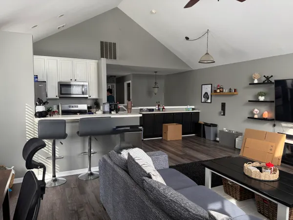 $225,000 | 23493 Williamsburg Circle, Woodhaven, MI 48183
