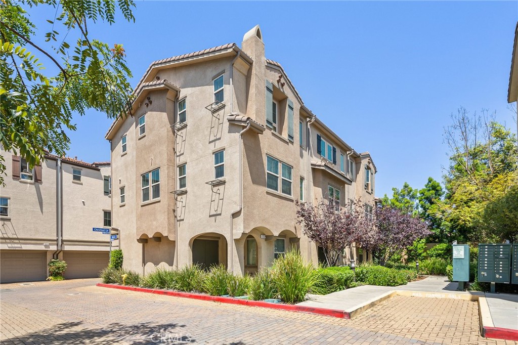 7214 North Chestnut Ln  