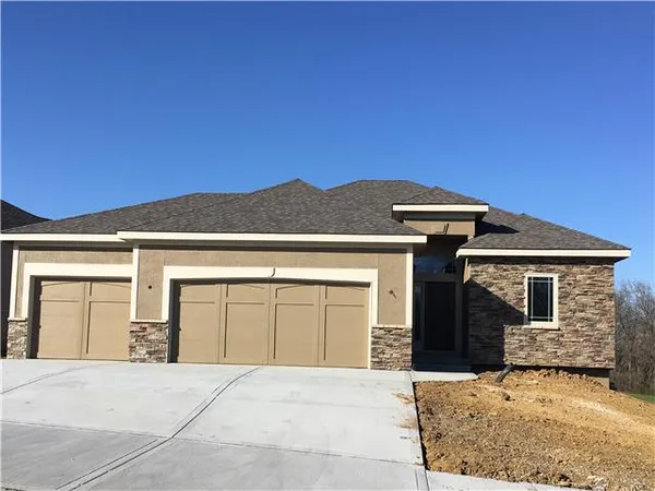 $445,000 | 201 South Marimack Drive, Kearney, MO 64060