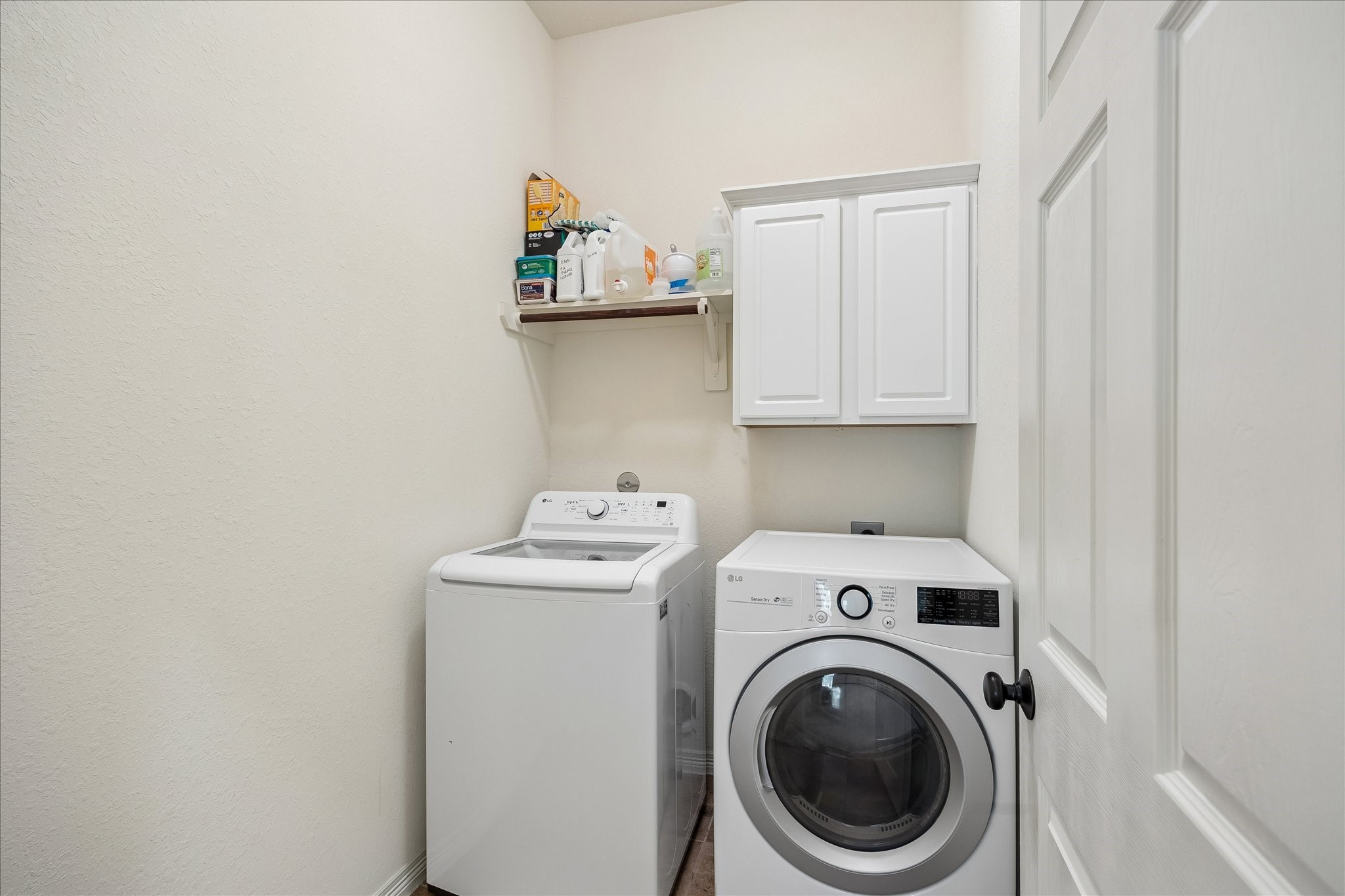 622 West Fork Webster, TX 77598 - Photo 29 of 36 Nice sized laundry perfectly located by 2ndry bedrooms