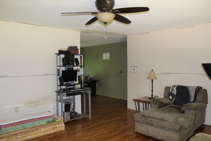 2458 East Farrand Road Clio, MI 48420 - Photo 3 of 18 50015809-2.JPG