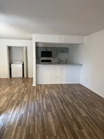 $895 | 9813 Walnut Street, Unit 302, Dallas, TX 75243