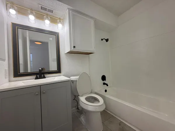$895 | 9813 Walnut Street, Unit 302, Dallas, TX 75243