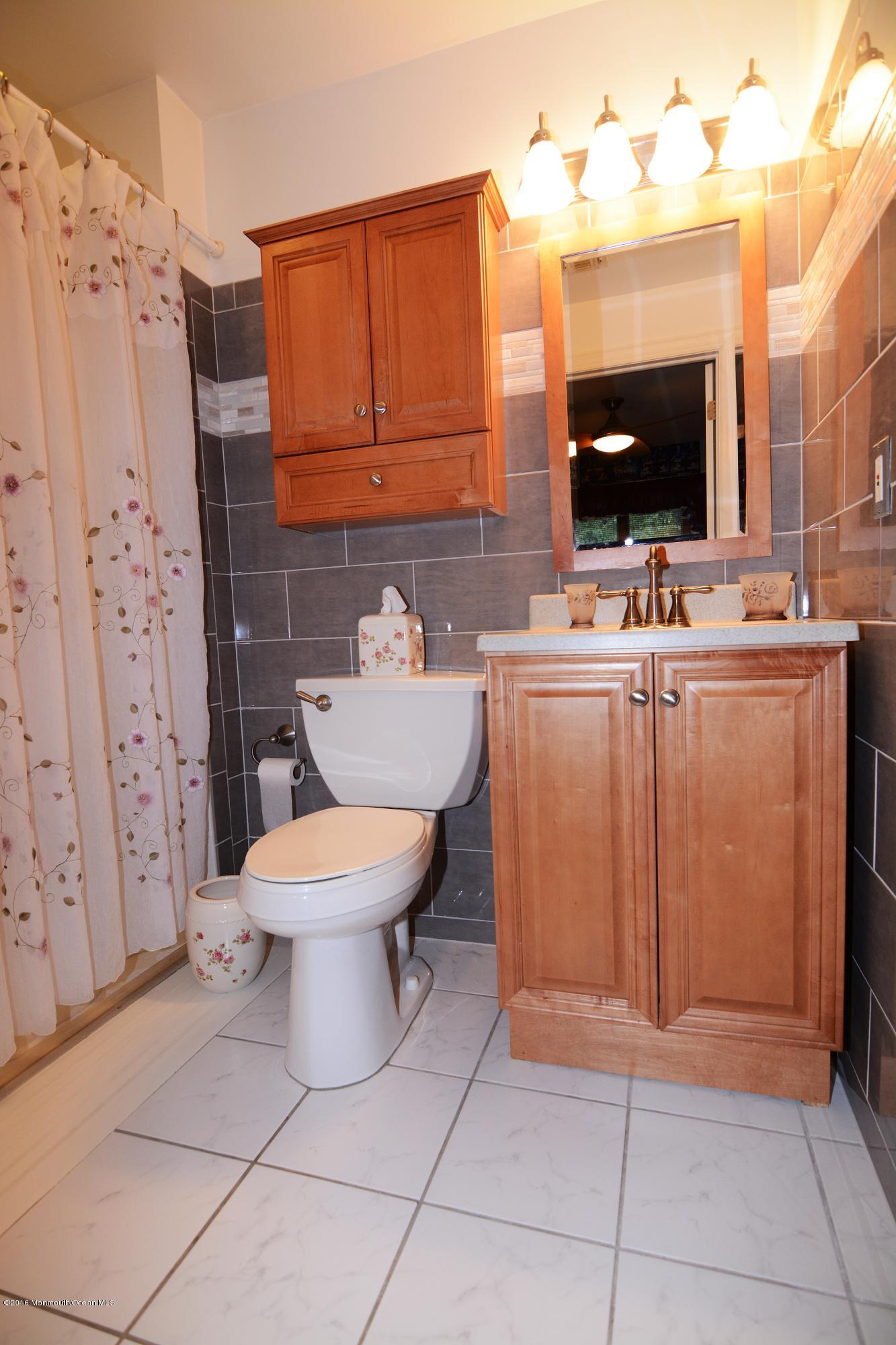 14 Georgia Avenue Middletown, NJ 07758 - Photo 19 of 38 bath 2