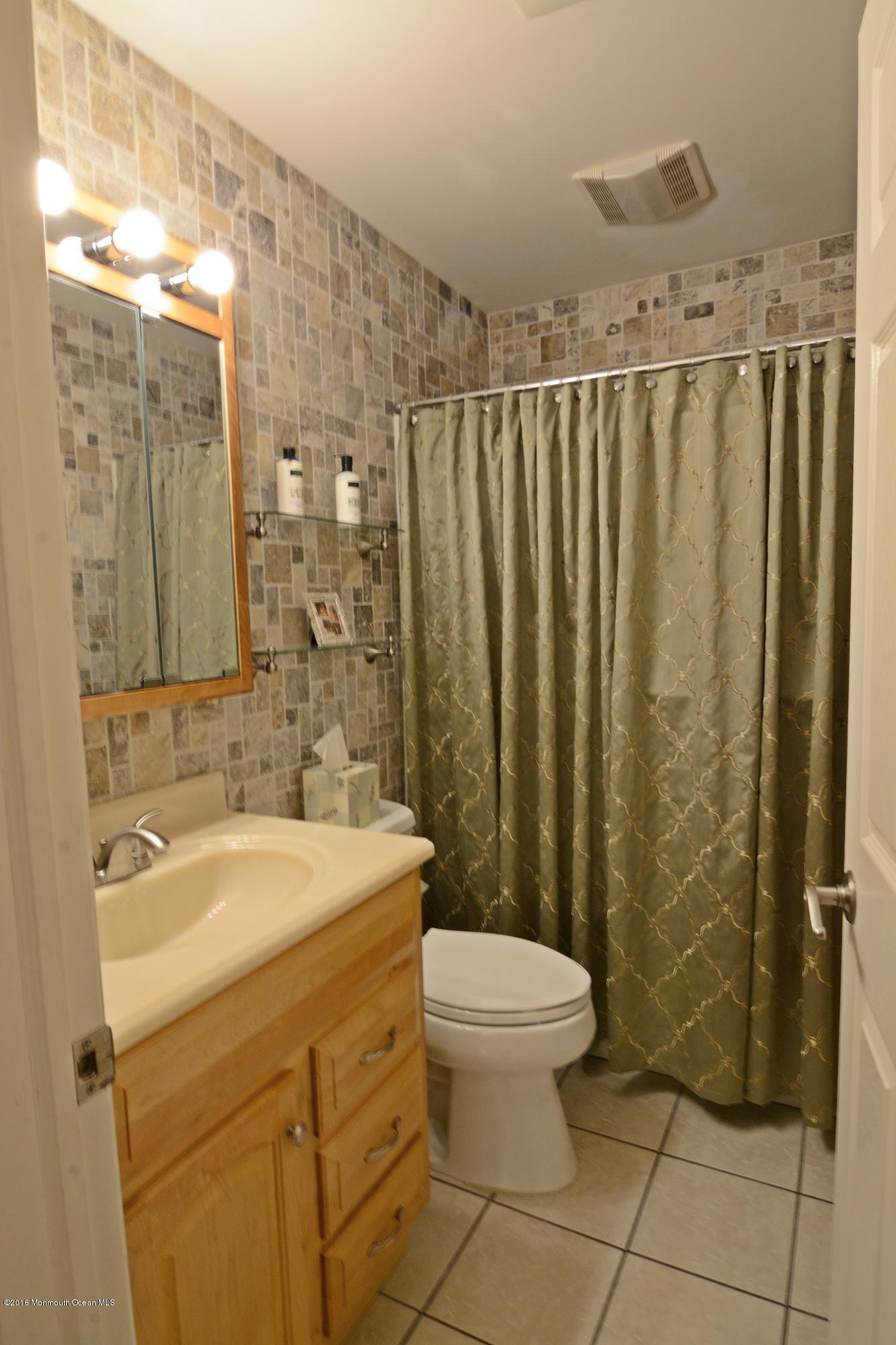 14 Georgia Avenue Middletown, NJ 07758 - Photo 29 of 38 ba2