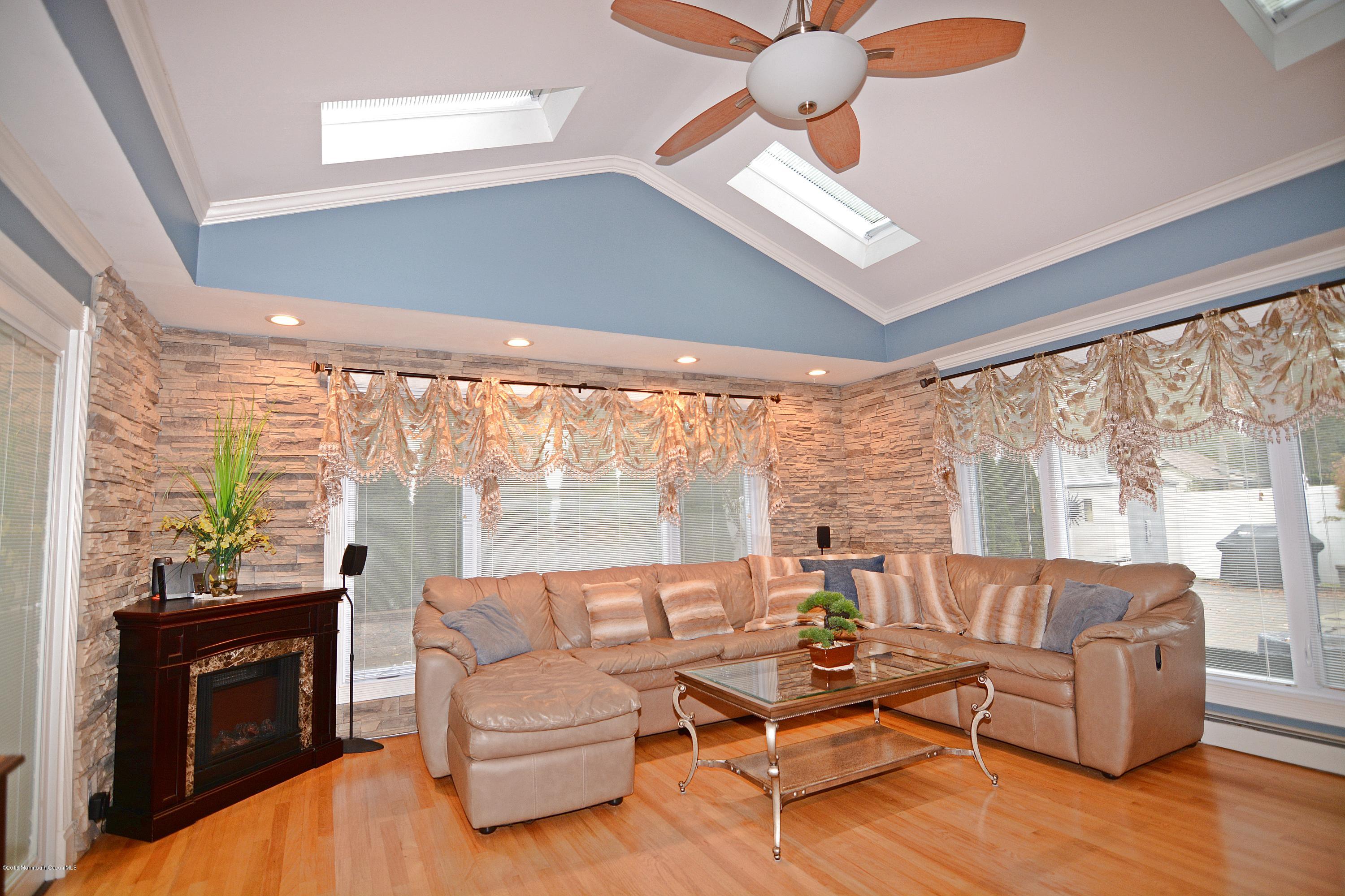 14 Georgia Avenue Middletown, NJ 07758 - Photo 5 of 38 Liv 1