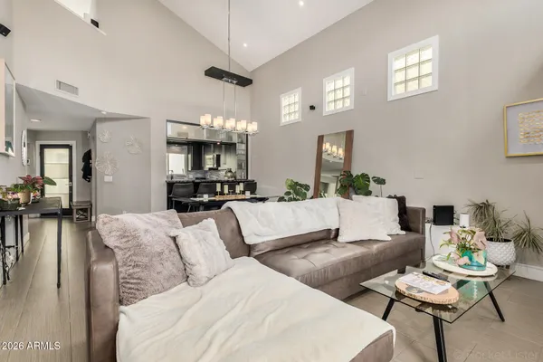 $3,050 | 4225 North 21st Street, Unit 19, Phoenix, AZ 85016