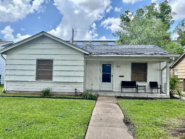 $2,000 | 1911 Tabor Street, Houston, TX 77009