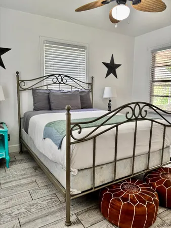$2,000 | 1911 Tabor Street, Houston, TX 77009