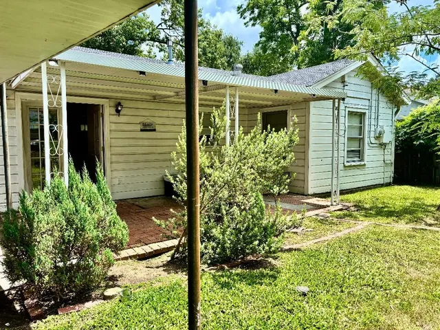 $2,000 | 1911 Tabor Street, Houston, TX 77009