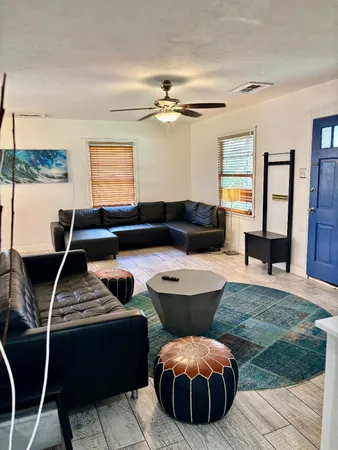 $2,000 | 1911 Tabor Street, Houston, TX 77009