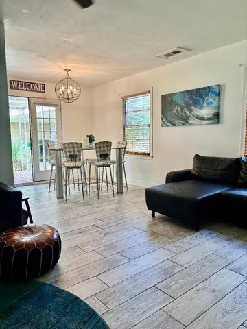 $2,000 | 1911 Tabor Street, Houston, TX 77009