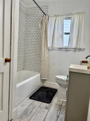 $2,000 | 1911 Tabor Street, Houston, TX 77009