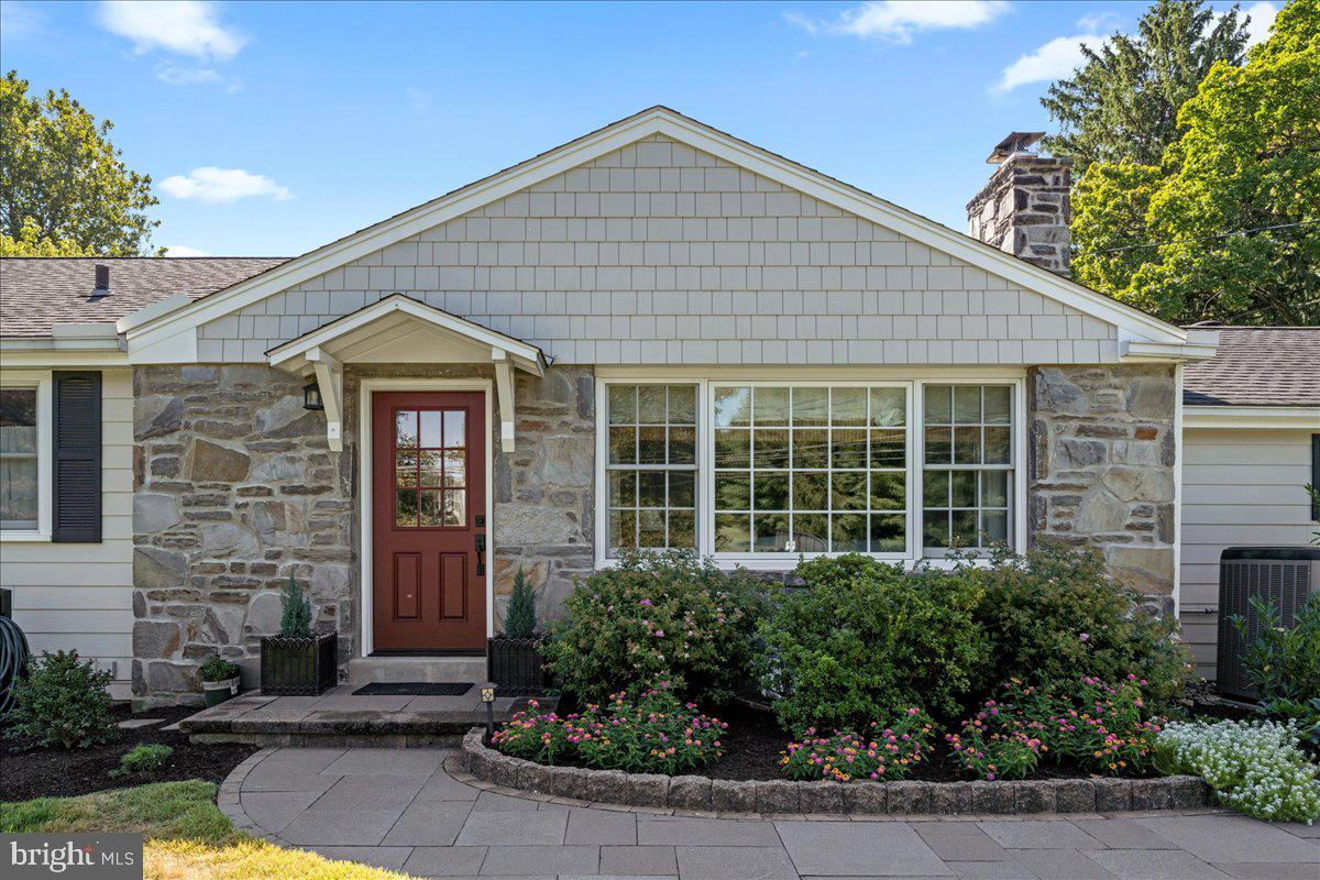 84 Walker Road Wayne, PA 19087 - Photo 2 of 33