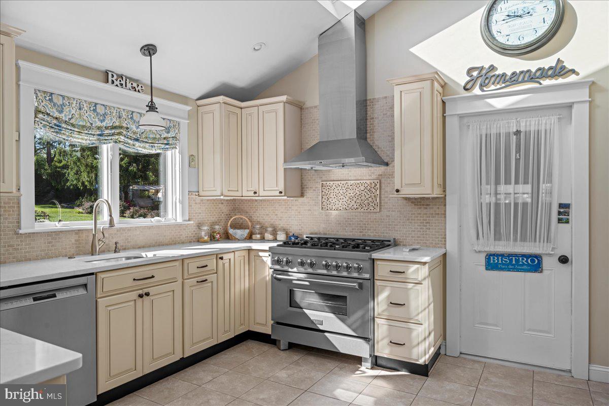 84 Walker Road Wayne, PA 19087 - Photo 8 of 33