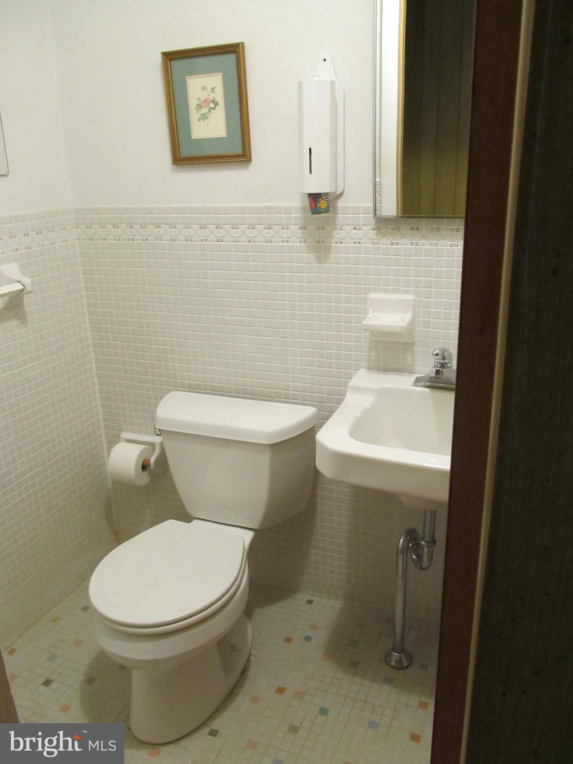 1243 Dill Road Havertown, PA 19083 - Photo 12 of 19