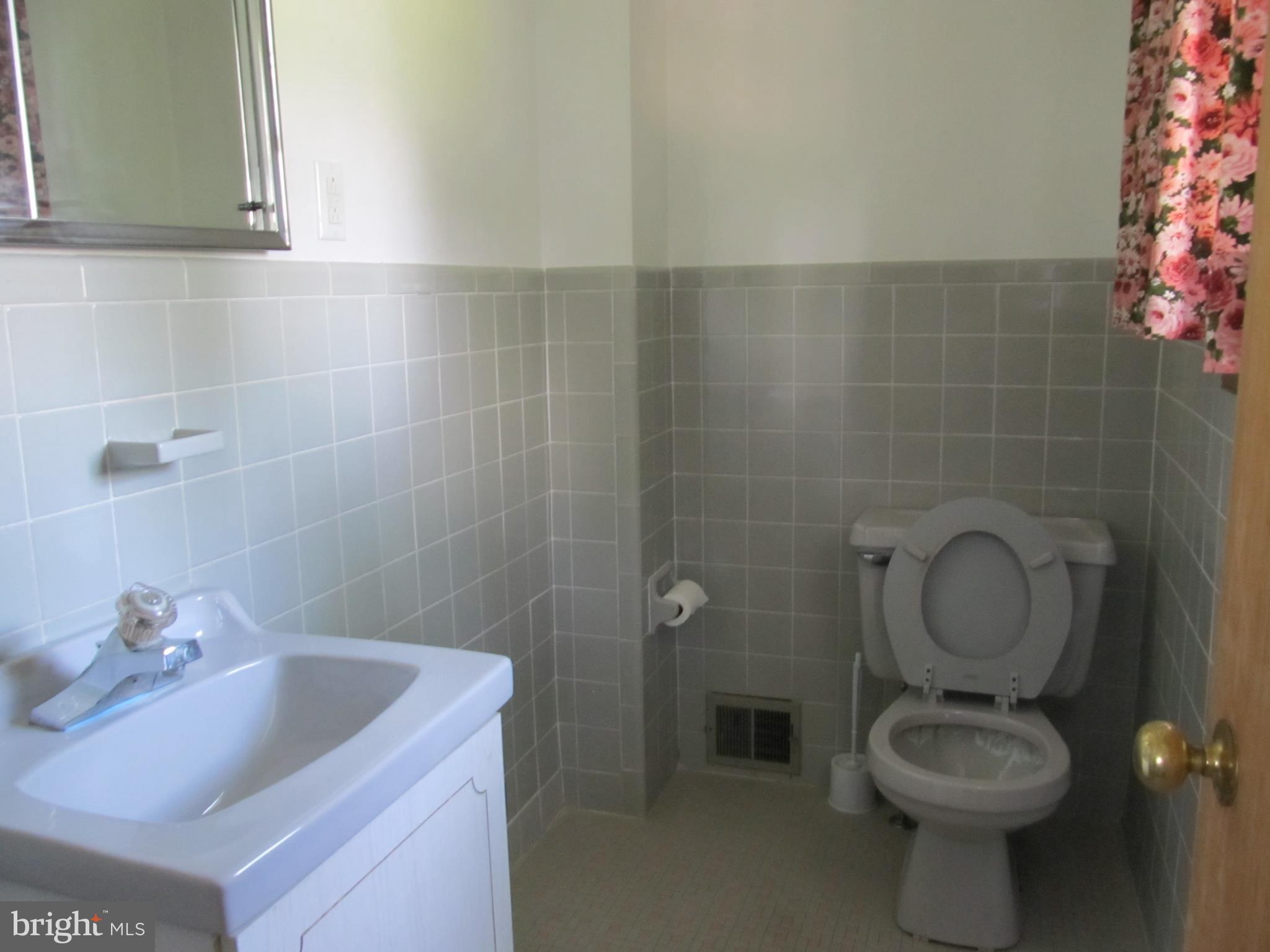 1243 Dill Road Havertown, PA 19083 - Photo 19 of 19