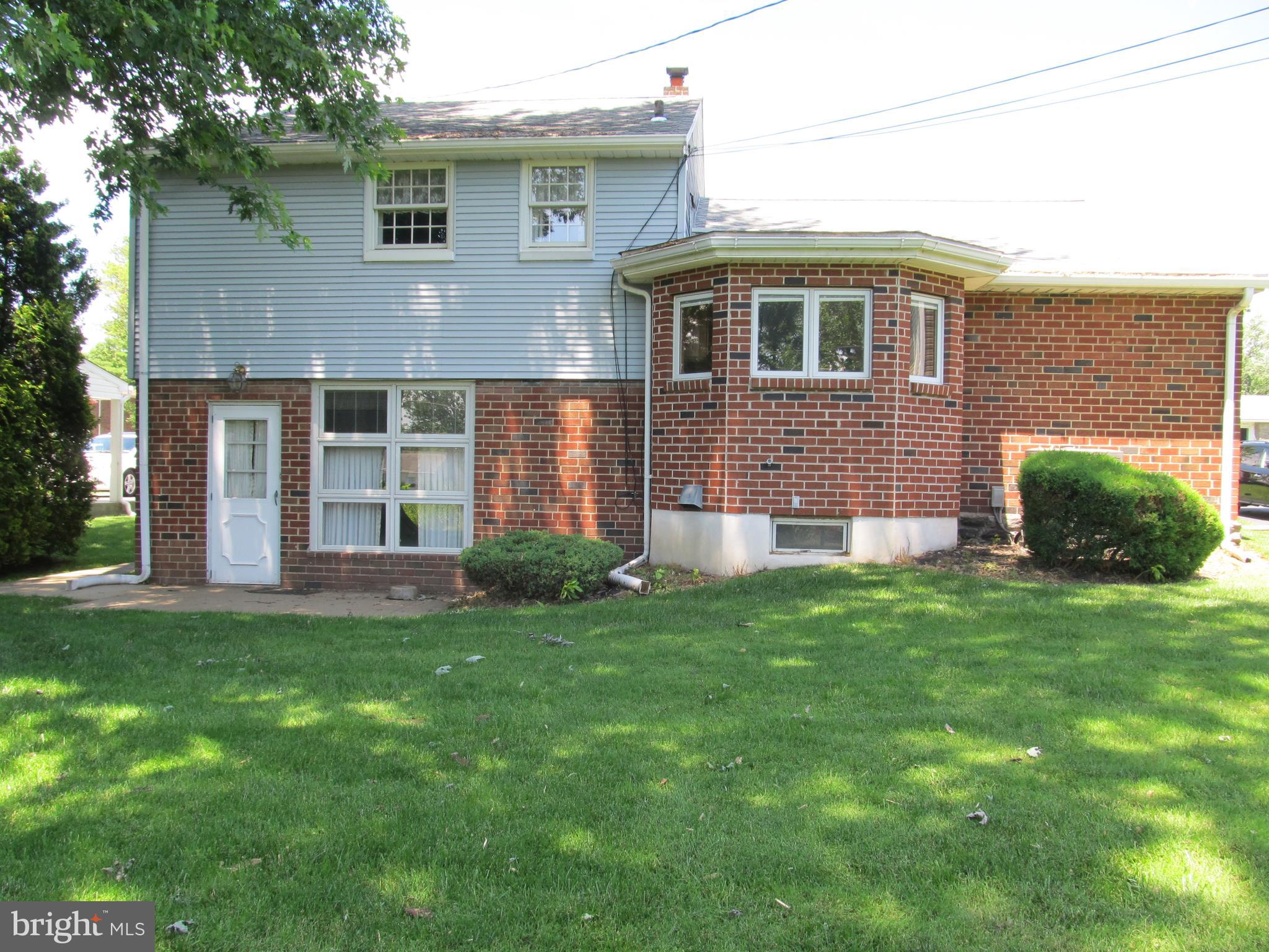 1243 Dill Road Havertown, PA 19083 - Photo 3 of 19