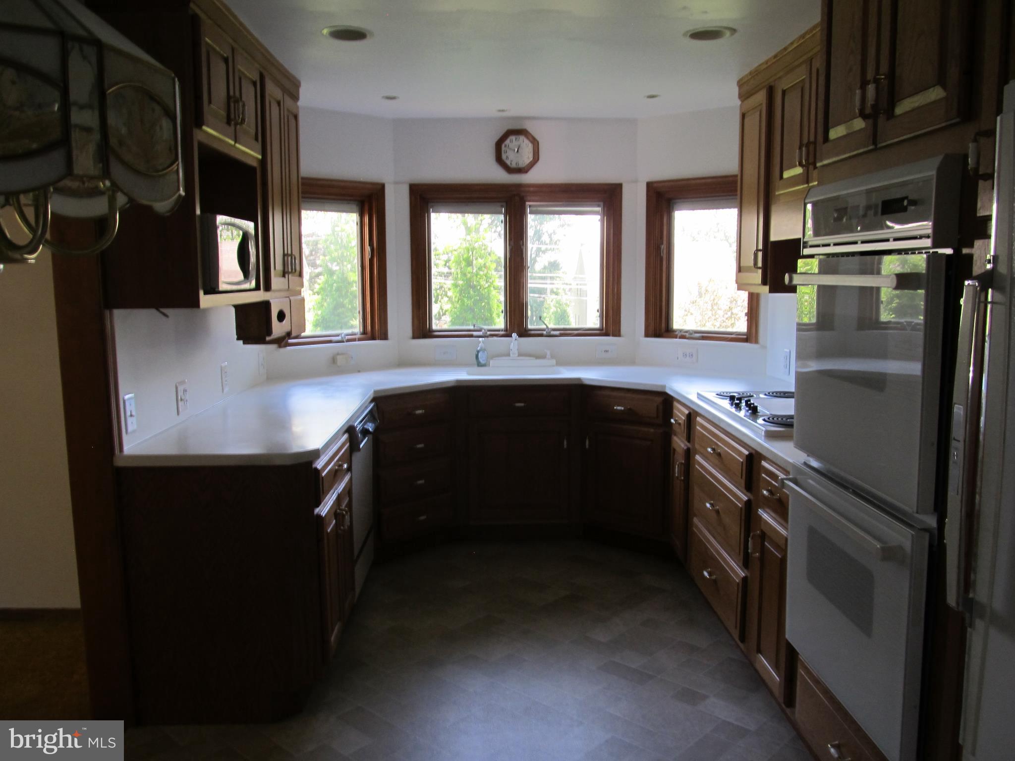 1243 Dill Road Havertown, PA 19083 - Photo 8 of 19
