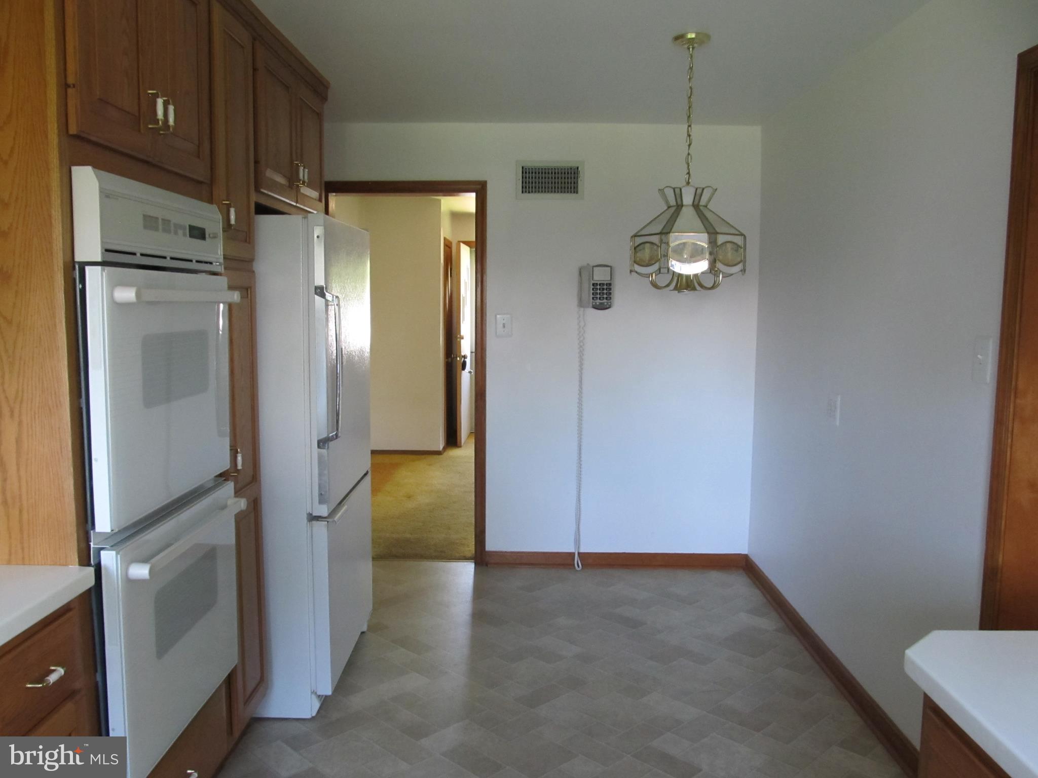 1243 Dill Road Havertown, PA 19083 - Photo 9 of 19