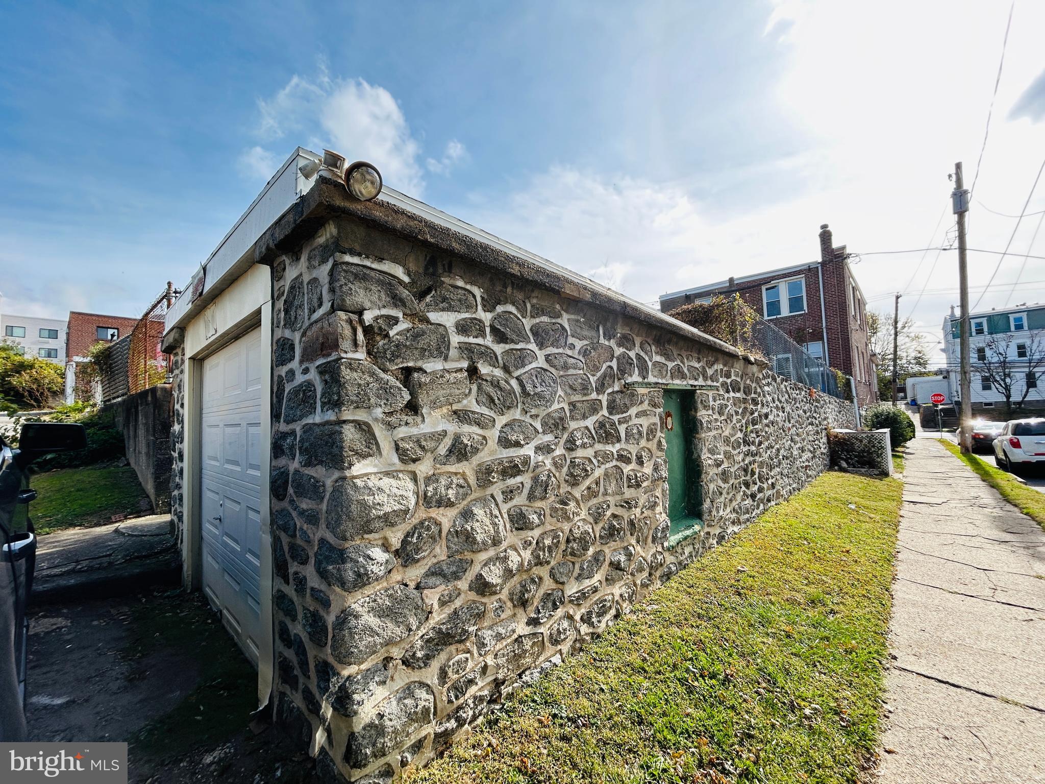 326 Fountain Street Philadelphia, PA 19128 - Photo 4 of 24