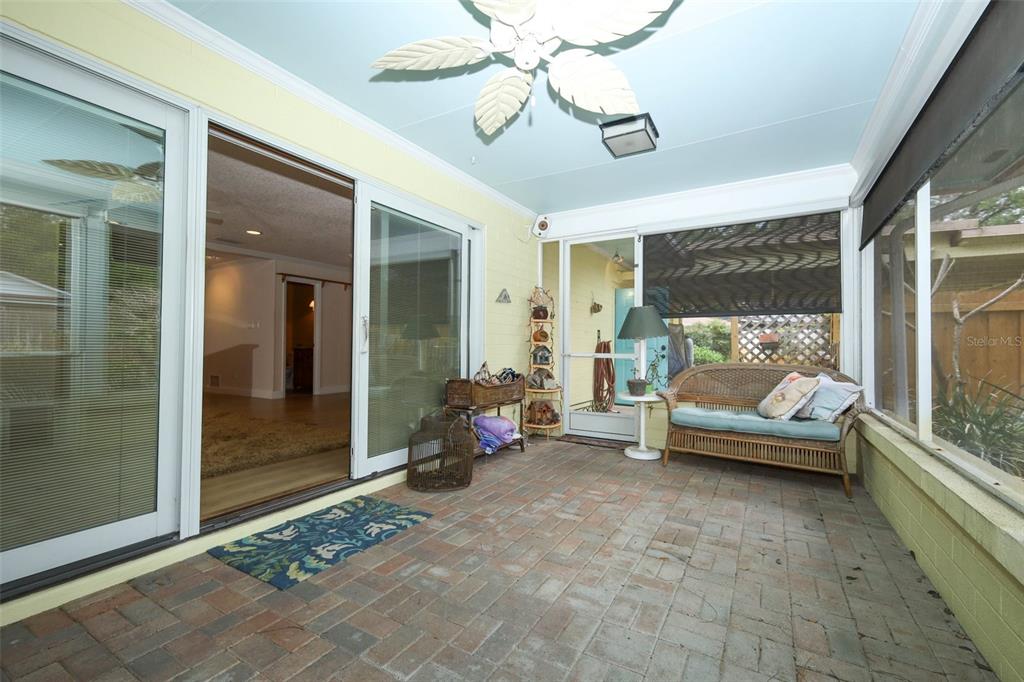 102 Pineview Court Altamonte Springs, FL 32714 - Photo 35 of 59 a living room with furniture and a large window