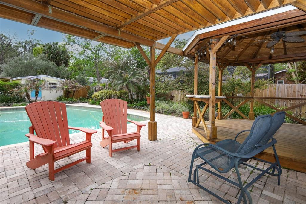 102 Pineview Court Altamonte Springs, FL 32714 - Photo 45 of 59 a view of a chairs and tables in the patio